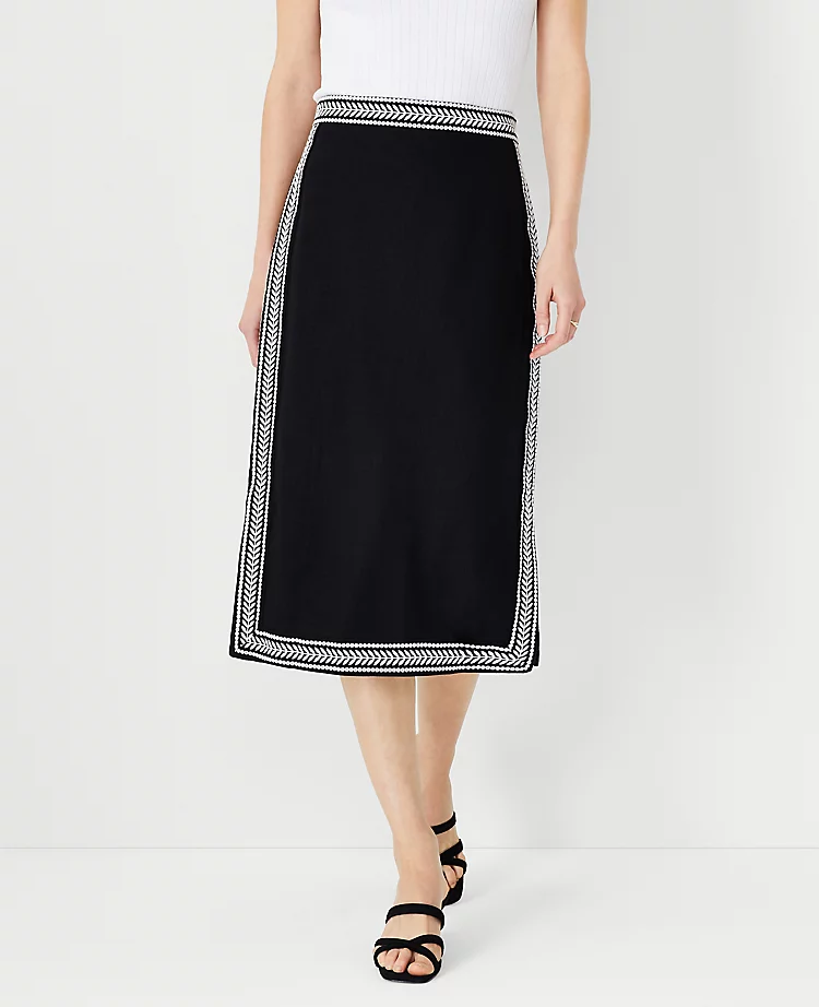 Embroidered Side Slit Pencil Skirt - Image 3