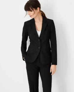 The Notched Two Button Blazer In Seasonless Stretch